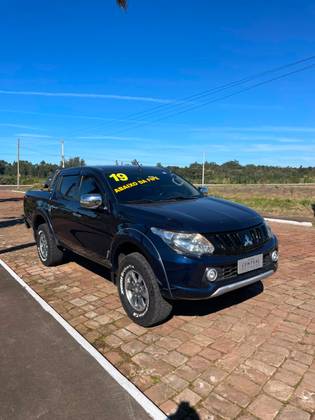 MITSUBISHI L200 TRITON 2.4 16V TURBO DIESEL SPORT HPE CD 4P 4X4 AUTOMÁTICO MITSUBISHI L200 TRITON 2.4 16V TURBO DIESEL SPORT HPE CD 4P 4X4 AUTOMÁTICO